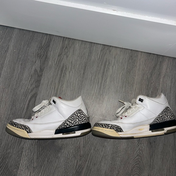 Jordan 3s white cement size 7Y - Picture 3 of 3